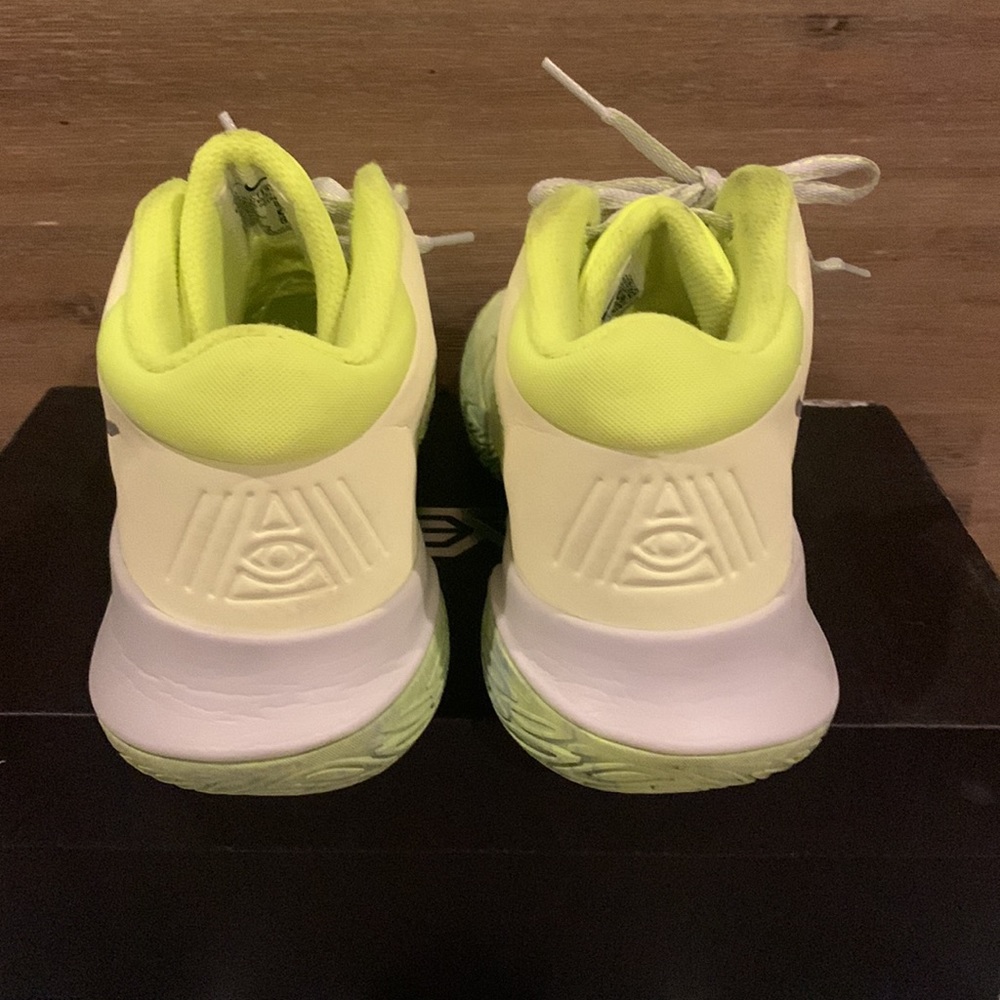 Nike Kyrie Flytrap 4 - image 6